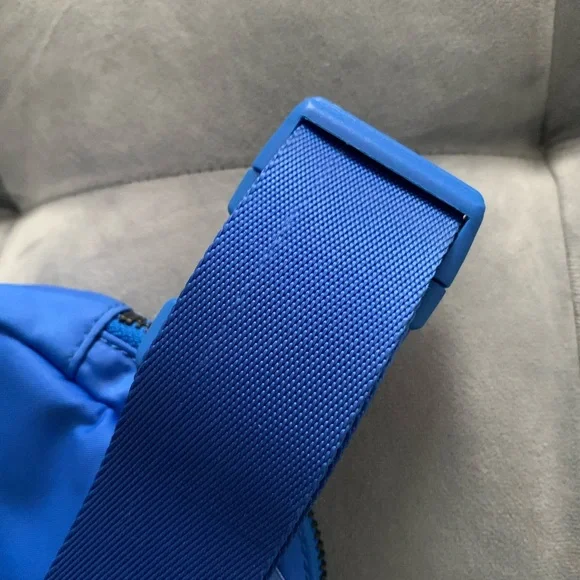 Lululemon Everywhere Belt Bag Wild Blue Bell Royal OG - Picture 12 of 12